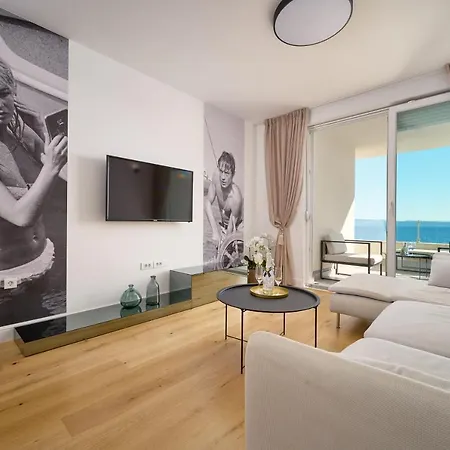 Klara Beach Apartment Split